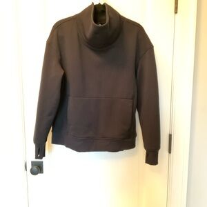 Lululemon women’s black sweatshirt